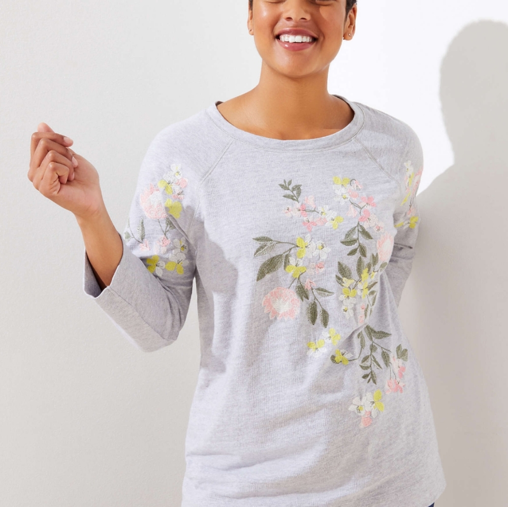 ❤️6 items for $25 sale!!❤️ Loft Floral Embroidered Sweatshirt